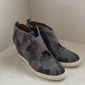 Linea Paolo Camo Wedge Shoe